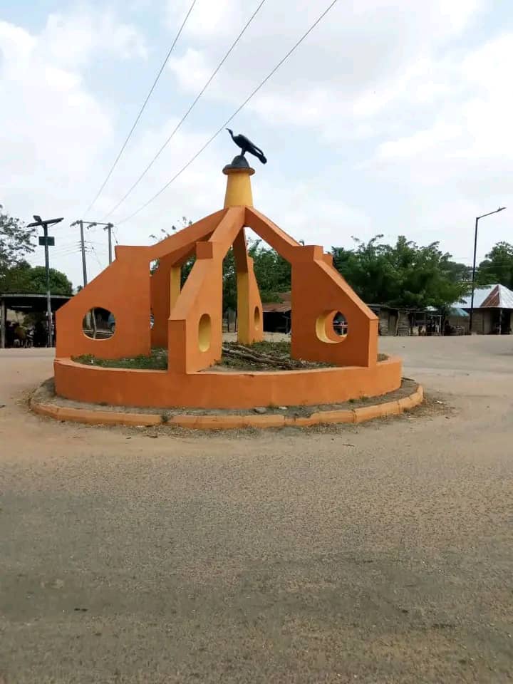 EYM Beautifies Eruwa Roundabout